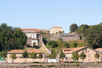 Bayonne la citadelle routes touristiques des pyrenees atlantiques guide du tourisme nouvelle aquitaine