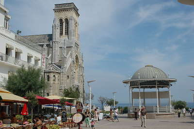 Biarritz l eglise sainte eugenie routes touristiques des pyrenees atlantiques guide du tourisme nouvelle aquitaine