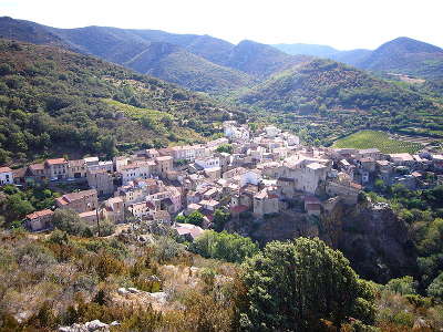 Caramany route des vins d agly guide du tourisme dans les pyrenees orientales