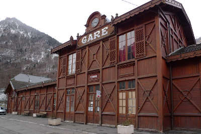 Cauterets station thermale gare de cauterets routes touristiques des hautes pyrenees guide du tourisme de midi pyrenees