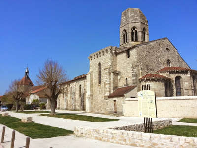 Charroux plus beaux villages de france routes touristiques de l allier guide touristique auvergne