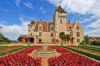 Chateau des milandes et son parc a la francaise routes touristiques de dordogne guide du tourisme en nouvelle aquitaine