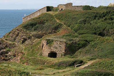 Le fort de la fraternite route des fortifications de la presqu ile de crozon routes touristiques dans le finistere guide du tourisme en