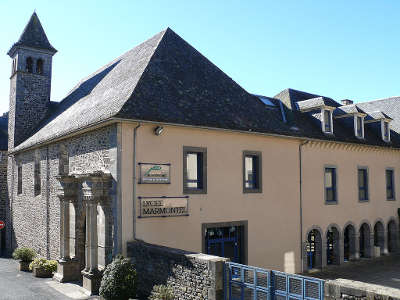 Lycee marmontel ancien college des jesuites mauriac guide touristique