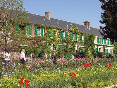 Maison de claude monet a giverny route touristique en normandie