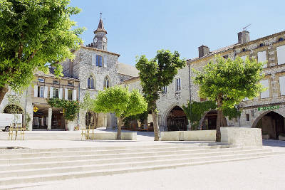 Monflanquin plus beaux villages de france les routes touristiques lot et garonne guide du tourisme nouvelle aquitaine