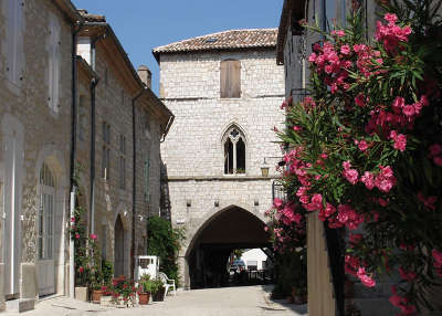 Monflanquin plus beaux villages de france routes touristiques lot et garonne guide du tourisme nouvelle aquitaine