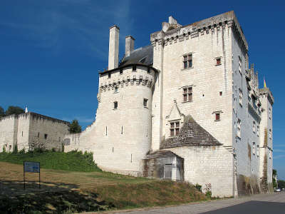 Montsoreau plus beau village chateau de montsoreau musee d art contemporain routes touristiques de maine et loire guide du tourisme du pays de la loire