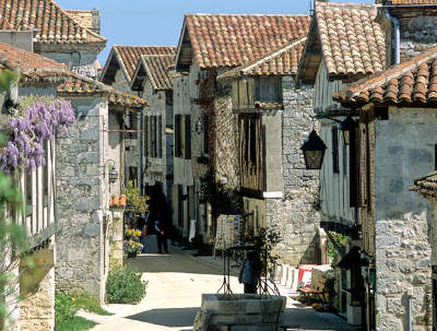 Pujols le haut ruelles plus beaux villages de france routes touristiques lot et garonne guide du tourisme nouvelle aquitaine