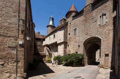 Saint benoit du sault la cite medievale plus beau village de france routes touristiques dans l indre guide du tourisme centre val de loire