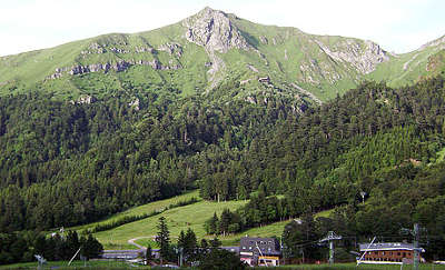 Saint sauves d auvergne routes touristiques du puy de dome guide touristique auvergne