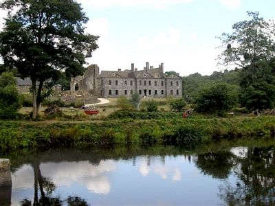 Abbaye de bon repos les routes touristiques dans les cotes d armor guide du tourisme en bretagne