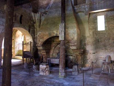 Abbaye de fontenay la forge routes touristiques de la cote d or guide touristique de bourgogne