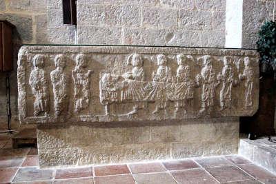 Abbaye de la celle sarcophage dit de garsende de sabran routes touristiques du var guide touristique de la provence alpes cote d azur