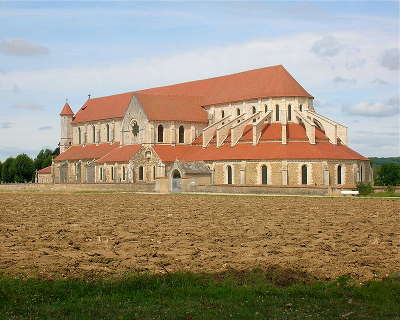 Abbaye de pontigny routes touristiques dans l yonne guide du tourisme en bourgogne