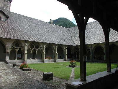 Abbaye notre dame d abondance le cloitre routes touristiques de haute savoie guide du tourisme de rhone alpes