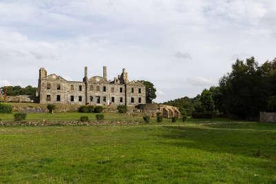 Abbaye notre dame de bon repos raod trip dans les cotes d armor guide du tourisme de bretagne