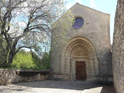 Abbaye notre dame de ganagobie routes touristiques des alpes de haute provence guide touristique de la provence alpes cote d azur