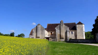 Abbaye notre dame de quincy routes touristiques dans l yonne guide du tourisme en bourgogne