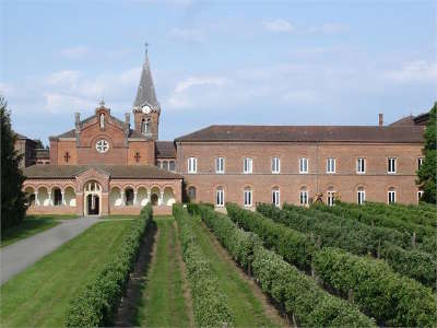 Abbaye notre dame des dombes la route de la dombes guide du tourisme de l ain