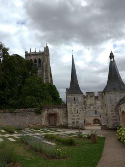 Abbaye notre dame du bec hellouin entre routes touristiques d e l eure guide touristique de la haute normandie