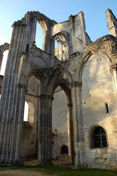 Abbaye saint wandrille vestiges du transept routes touristiques de seine maritime guide touristique de la haute normandie