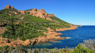 Agay vue du cap roux a l est d agay routes touristiques du var guide du tourisme de la provence alpes cote d azur