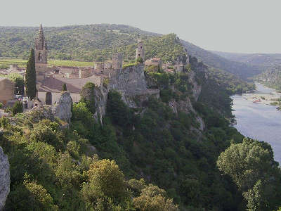 Aigueze route des vins de pont esprit a saint victor guide du tourisme du vaucluse