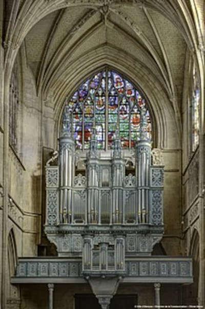 Alencon la basilique notre dame l orgue routes touristiques du calvados guide touristique de normandie