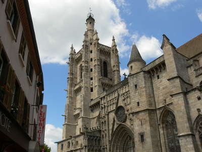 Ambert eglise st jean routes touristiques du puy de dome guide touristique auvergne