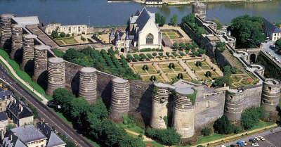 Angers le chateau les routes touristiques de maine et loire guide du tourisme du pays de la loire