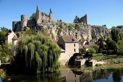 Angles sur l anglin plus beau village le chateau routes touristiques de la vienne guide du tourisme du poitou charente