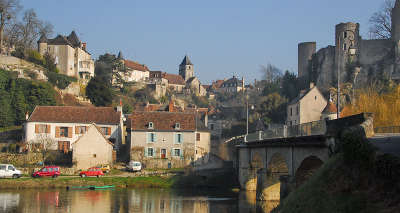 Angles sur l anglin plus beau village vue sur le village routes touristiques de la vienne guide du tourisme du poitou charente