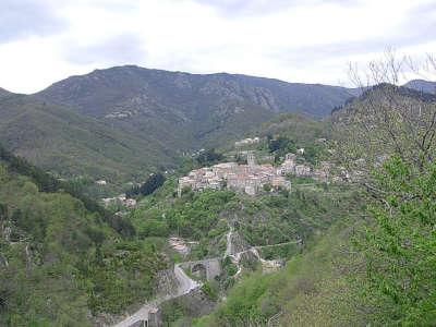 Antraigues village de caractere routes touristiques de l ardeche guide du tourisme rhone alpes