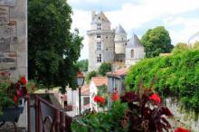 Apremont petite cite de caractere le village routes touristiques de vendee guide du tourisme du pays de la loire