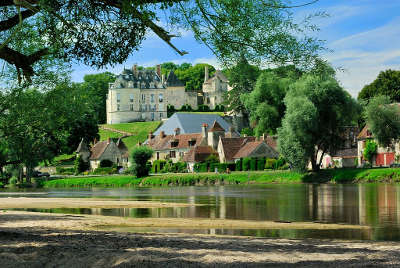 Apremont sur allier plus beau village de france routes touristiques dans le cher guide du tourisme centre val de loire