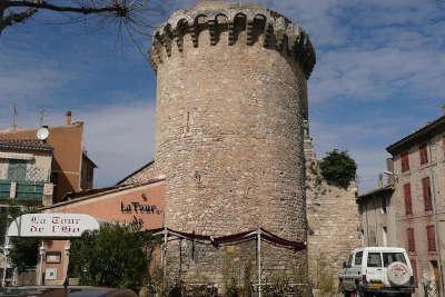 Apt la tour de l hopital routes touristiques des alpes de haute provence guide touristique de la provence alpes cote d azur