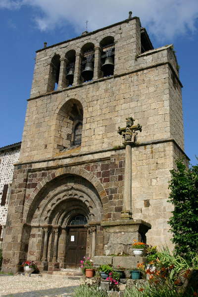 Arlempdes l eglise saint pierre plus beaux villages de france routes touristiques de haute loire guide touristique auvergne