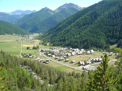 Arvieux queyras la vallee routes touristiques des hautes alpes guide du tourisme de provence alpes cote d azyr