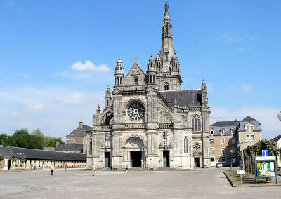 Auray balisique de sainte anne d auray routes touristiques dans le morbihan guide du tourisme en bretagne