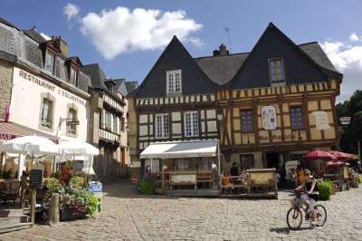 Auray centre ville routes touristiques dans le morbihan guide du tourisme en bretagne