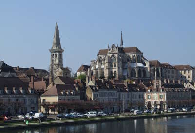 Auxerre abbaye saint germain routes touristiques dans l yonne guide du tourisme en bourgogne