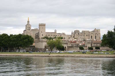 Avignon centre historique route des vins du cote du rhone autour d avignon