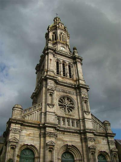 Avranches basilique saint gervais et saint protais routes touristiques de la manche guide de tourisme de basse normandie