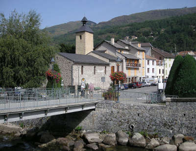 Ax les thermes route des cols des pyrenees guide touristique de l ariege