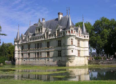 Azay le rideau chateau route des vins de tourraine rive gauche entre saumur et chenonceaux