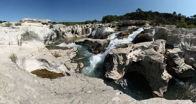 Bagnols sur ceze les cascades sautadet route des vins de pont esprit a saint victor guide du tourisme du gard