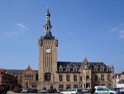 Bailleul hotel de ville et le beffroi routes touristiques du pas de calais guide touristique nord pas de calais