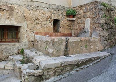 Bajols la fontaine des audiffren routes touristiques du var guide touristique de la provence alpes cote d azur