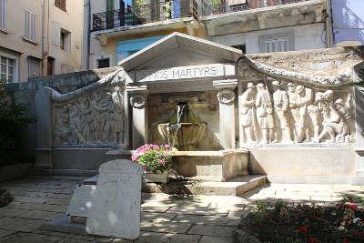 Bajols la fontaine du monument aux morts routes touristiques du var guide touristique de la provence alpes cote d azur